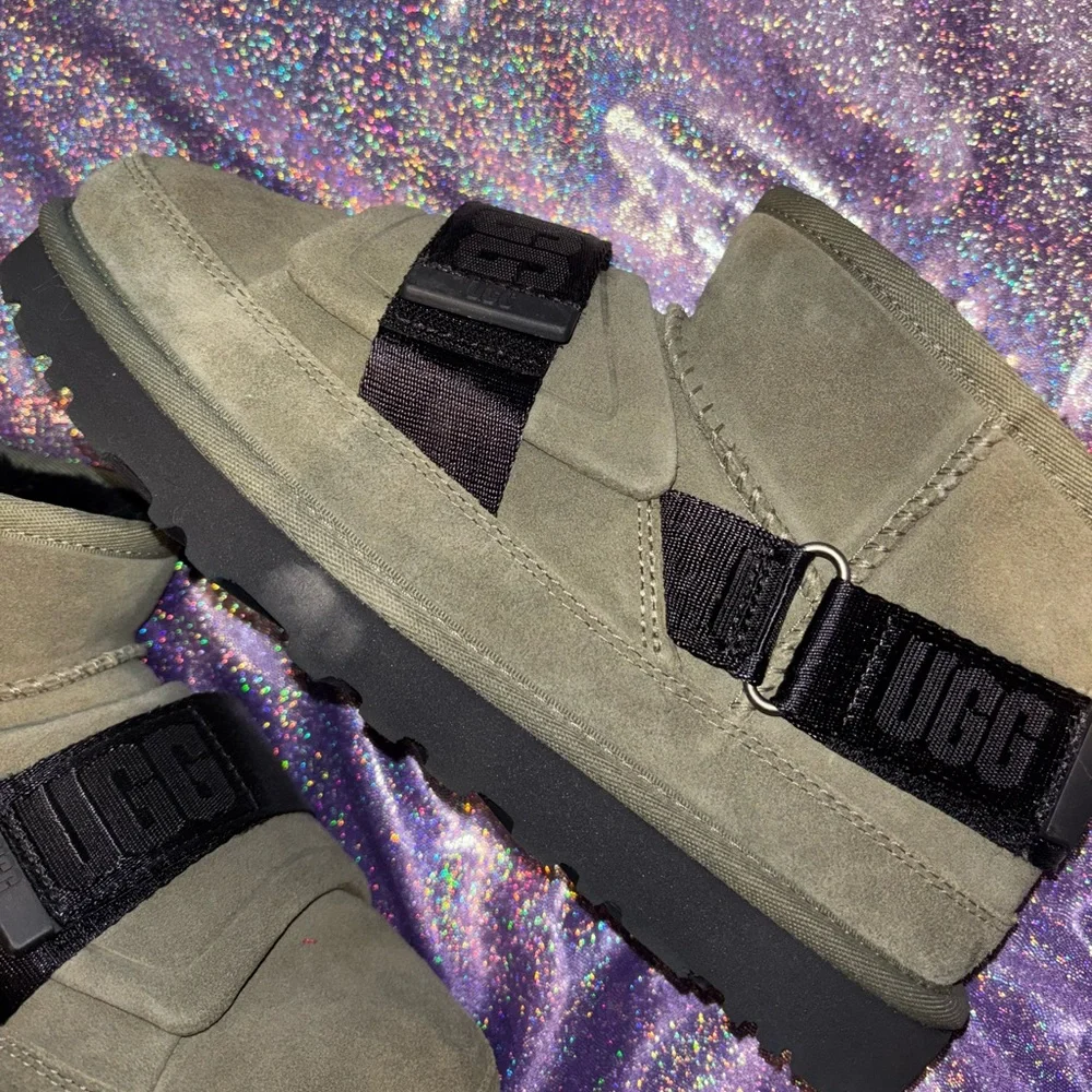 UGG Boots Classic Ultra Mini Hybrid